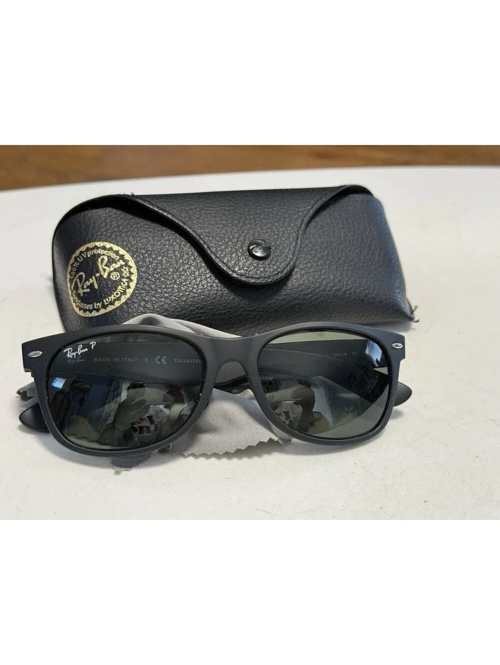 Ray-Ban  Classic Reading Sunglasses With Case